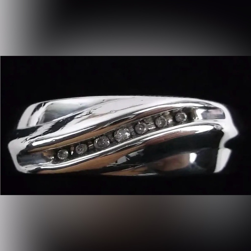 JWBR Natural Diamond & 925 Sterling Silver Band - Size 7